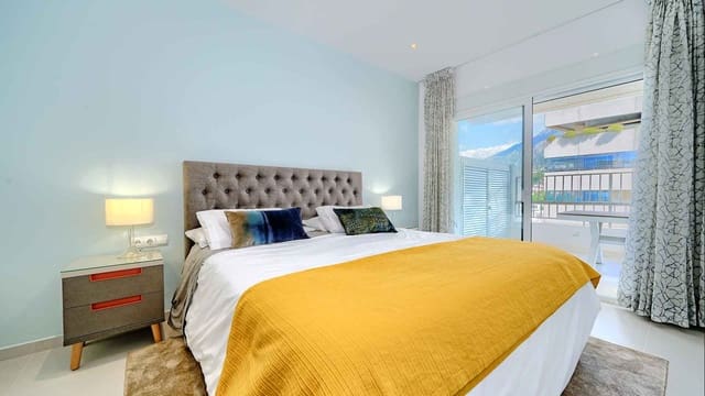 2 soverom Penthouse til salgs i Lomas De Marbella, Marbella med svømmebasseng - € 850 000 (Ref: 9032261)