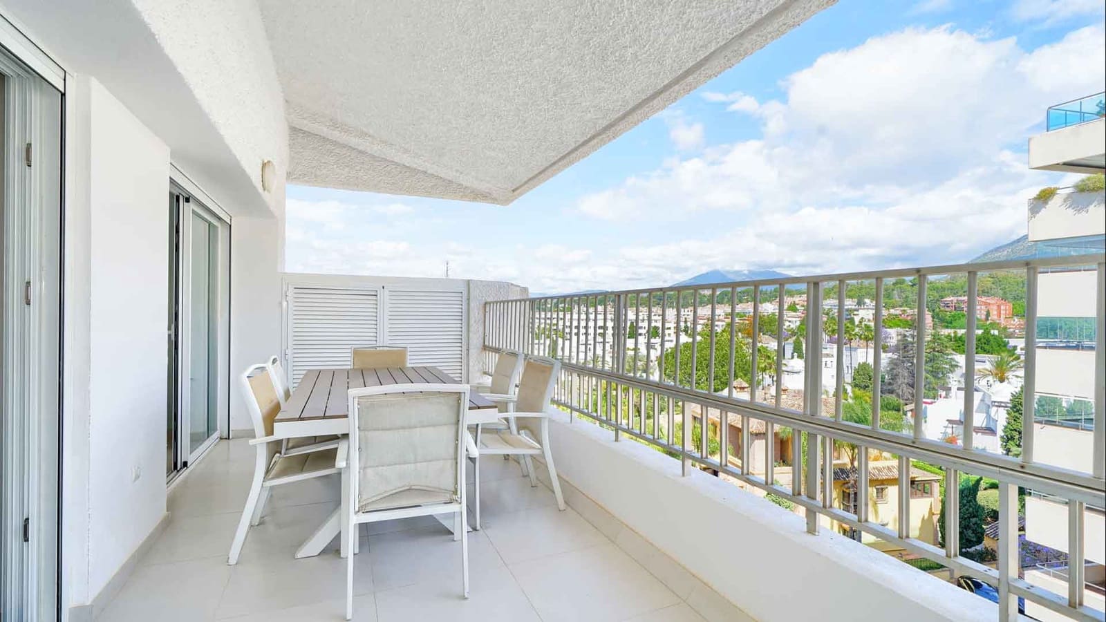 2 soveværelse Penthouse til salg i Golden Mile med swimmingpool - € 850.000 (Ref: 9032261)