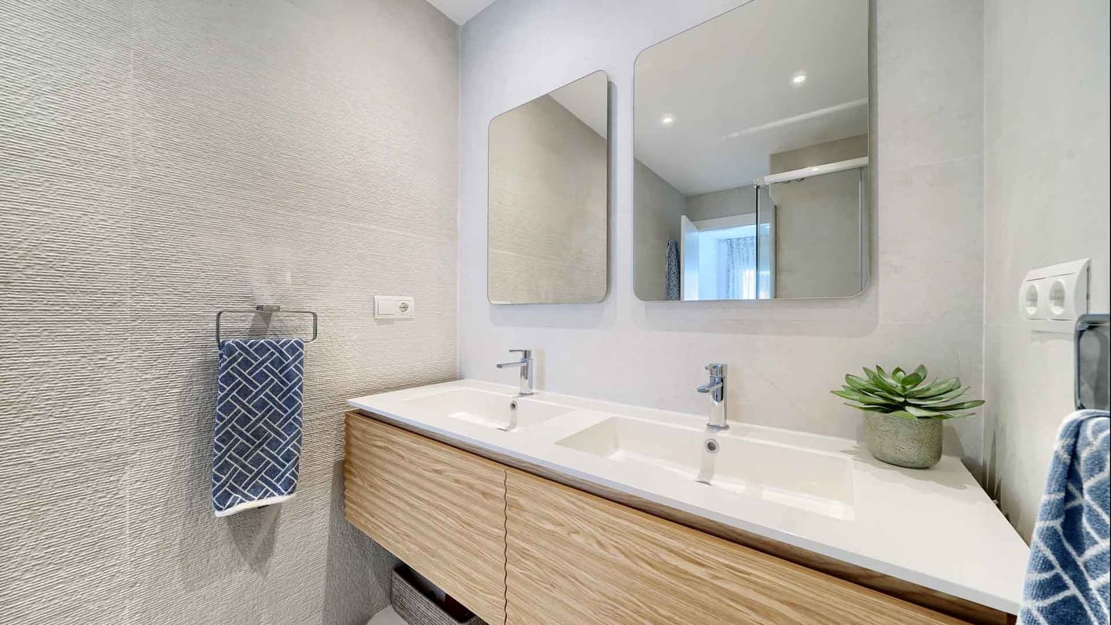 2 soveværelse Penthouse til salg i Golden Mile med swimmingpool - € 850.000 (Ref: 9032261)