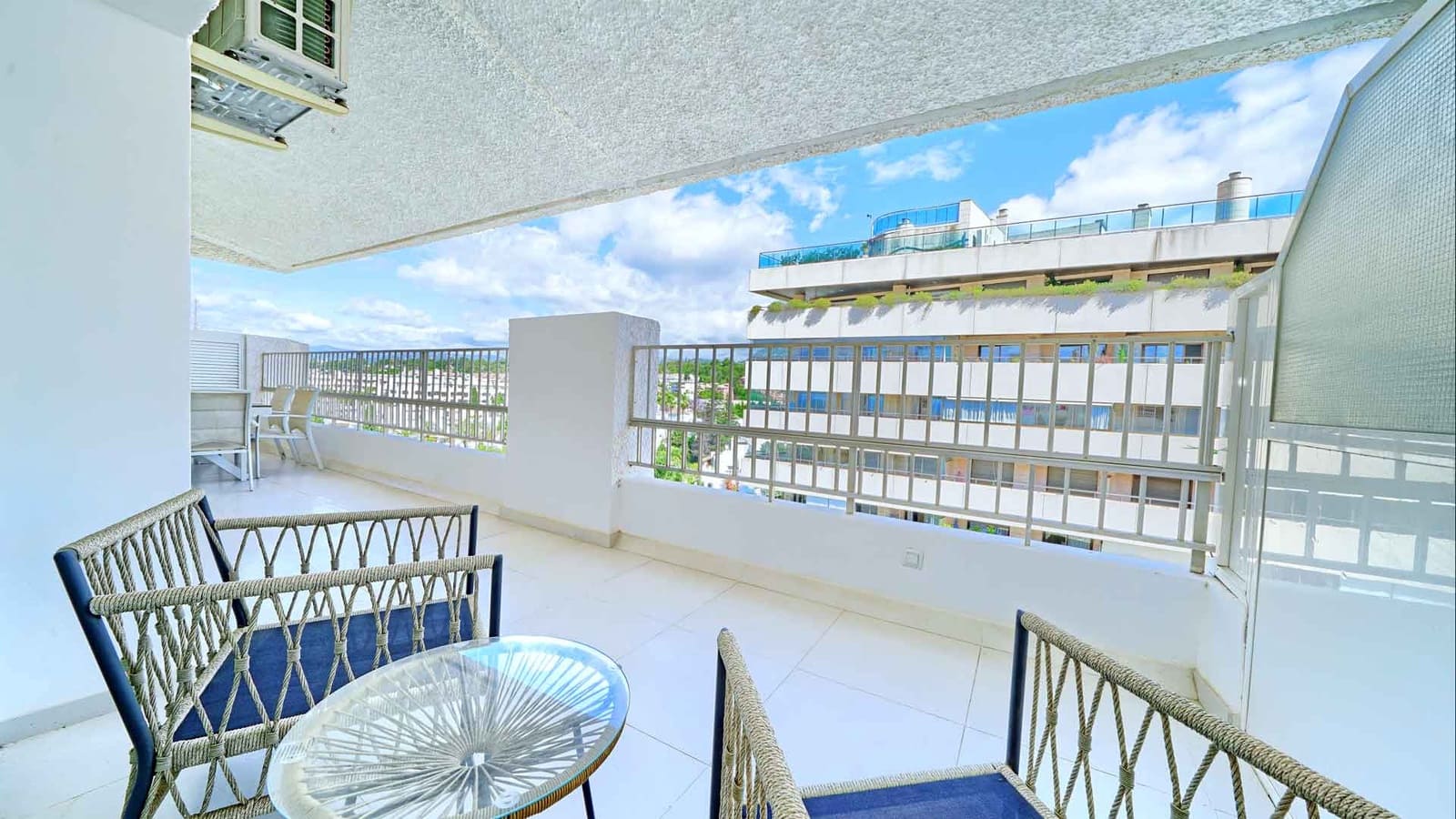 2 soveværelse Penthouse til salg i Golden Mile med swimmingpool - € 850.000 (Ref: 9032261)