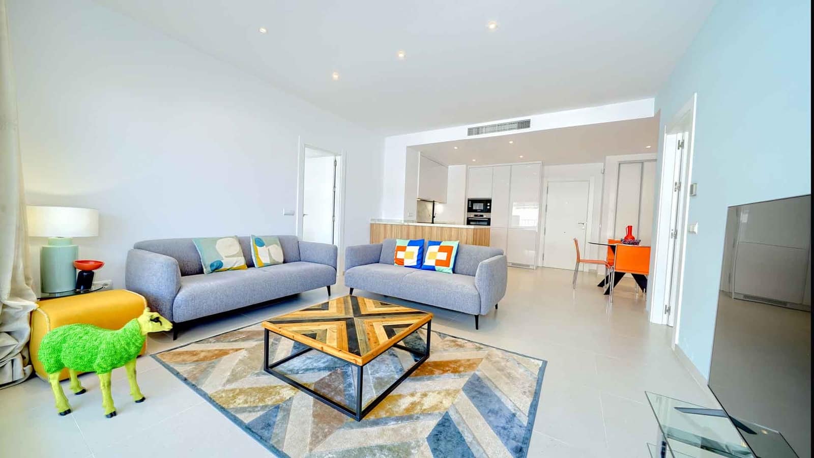 2 soveværelse Penthouse til salg i Golden Mile med swimmingpool - € 850.000 (Ref: 9032261)