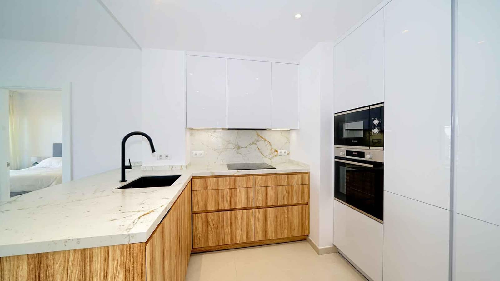 2 soveværelse Penthouse til salg i Golden Mile med swimmingpool - € 850.000 (Ref: 9032261)