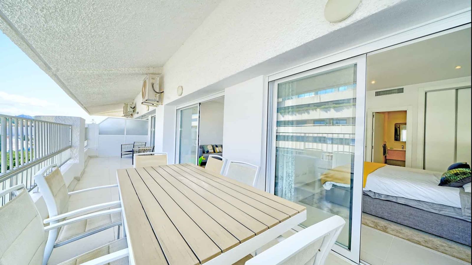 2 soveværelse Penthouse til salg i Golden Mile med swimmingpool - € 850.000 (Ref: 9032261)