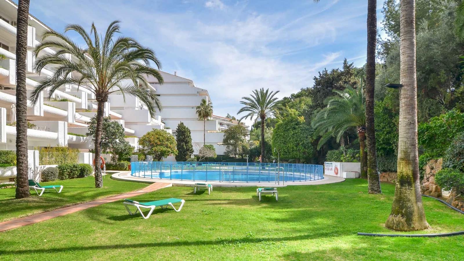 2 quarto Penthouse para venda em Golden Mile com piscina - 785 000 € (Ref: 9032261)