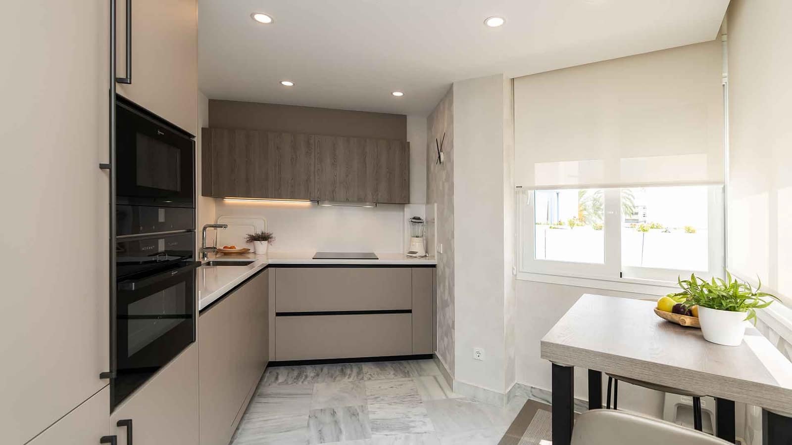 2 soveværelse Penthouse til salg i Marbella med swimmingpool - € 1.160.000 (Ref: 9034629)