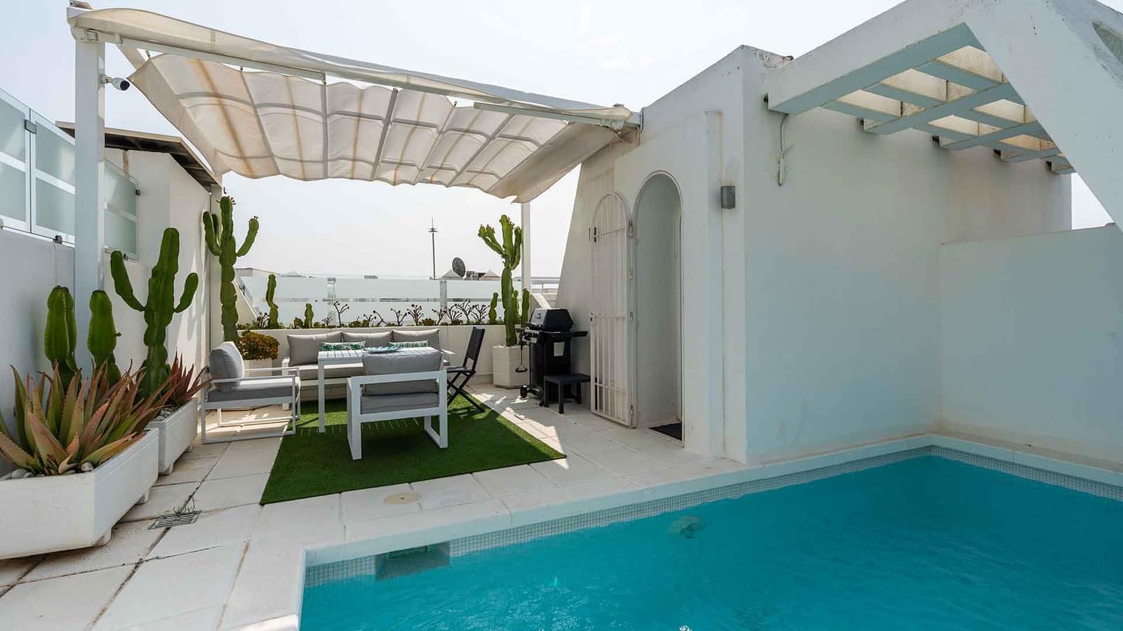 2 soveværelse Penthouse til salg i Marbella med swimmingpool - € 1.160.000 (Ref: 9034629)