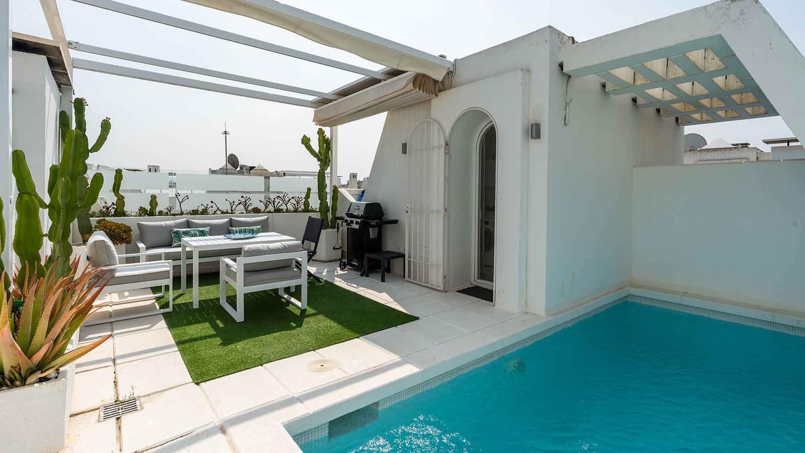 2 soveværelse Penthouse til salg i Marbella med swimmingpool - € 1.160.000 (Ref: 9034629)