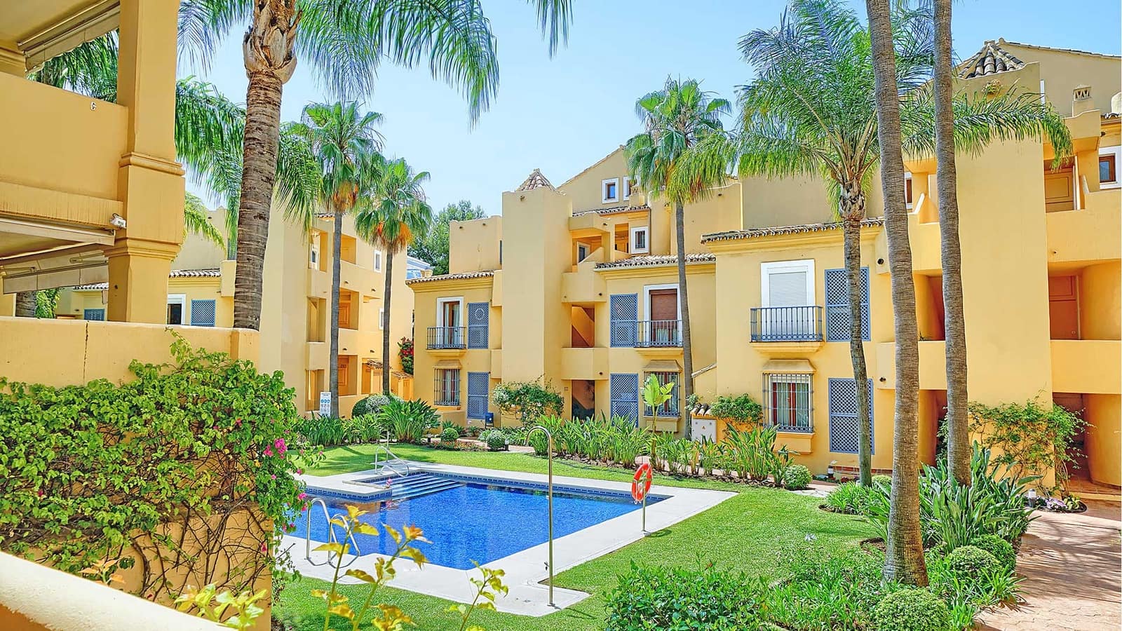 3 soveværelse Lejlighed til salg i Golden Mile med swimmingpool - € 550.000 (Ref: 9048924)