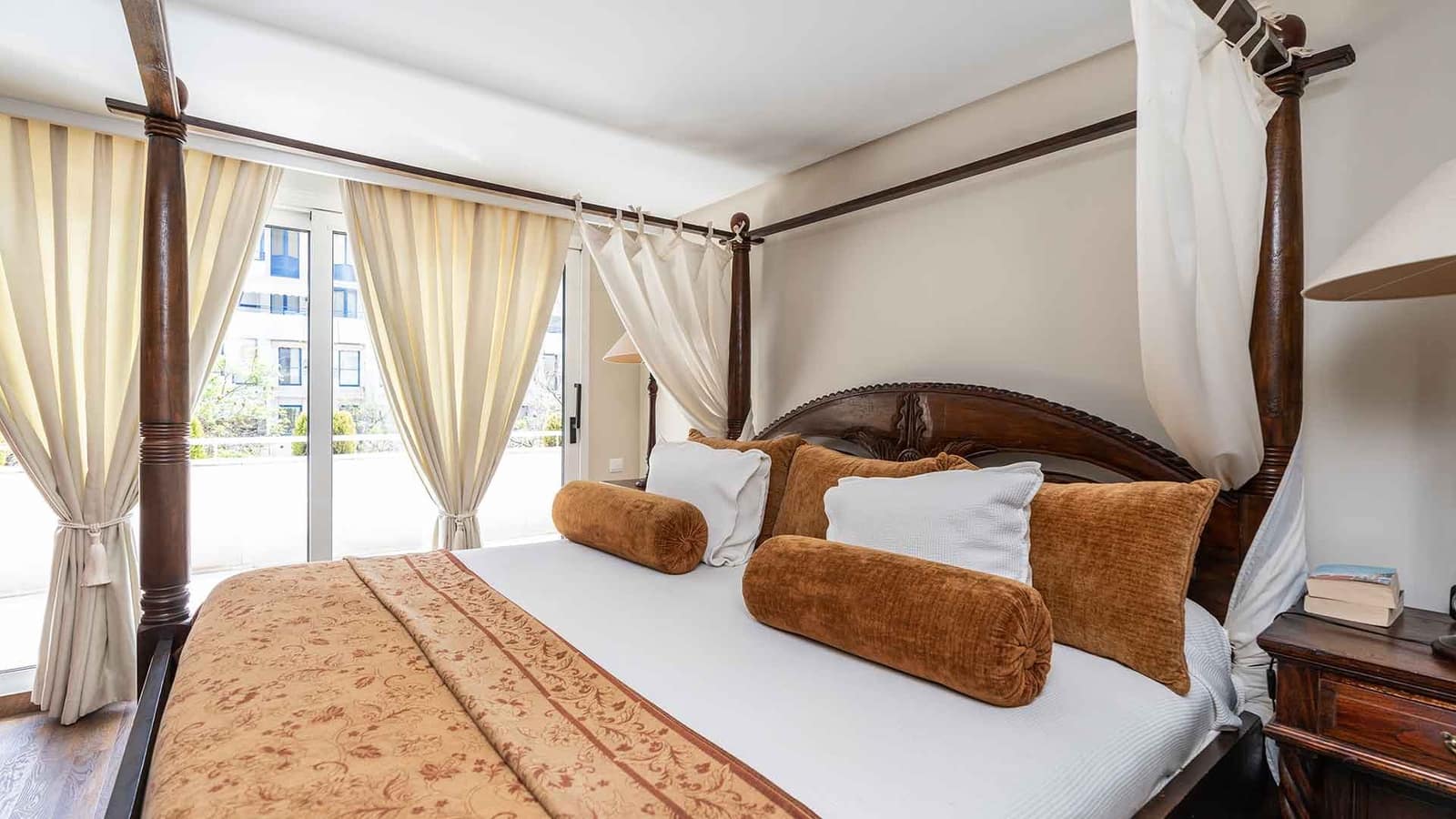 4 soveværelse Lejlighed til salg i Marbella med swimmingpool - € 2.550.000 (Ref: 9081565)