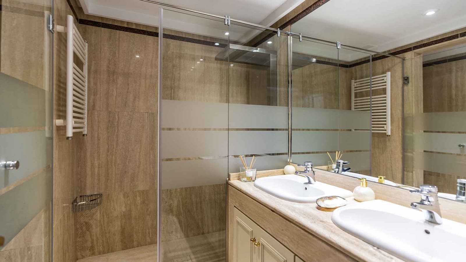 4 soveværelse Lejlighed til salg i Marbella med swimmingpool - € 2.550.000 (Ref: 9081565)