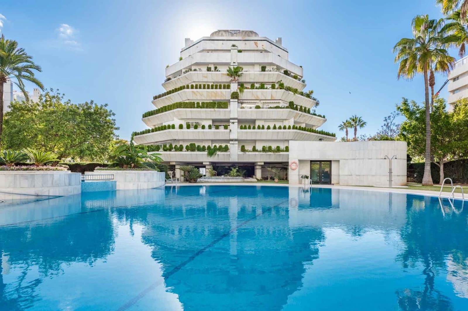 4 soveværelse Lejlighed til salg i Marbella med swimmingpool - € 2.550.000 (Ref: 9081565)