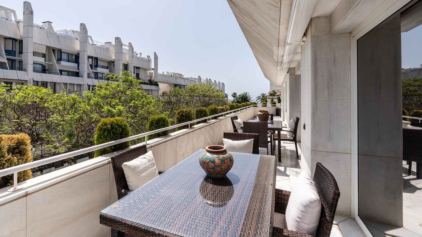 4 soveværelse Lejlighed til salg i Marbella med swimmingpool - € 2.550.000 (Ref: 9081565)