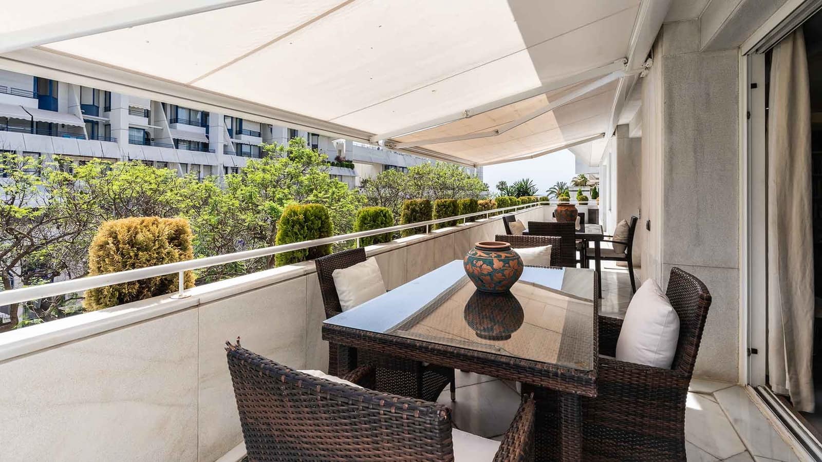 4 soveværelse Lejlighed til salg i Marbella med swimmingpool - € 2.550.000 (Ref: 9081565)