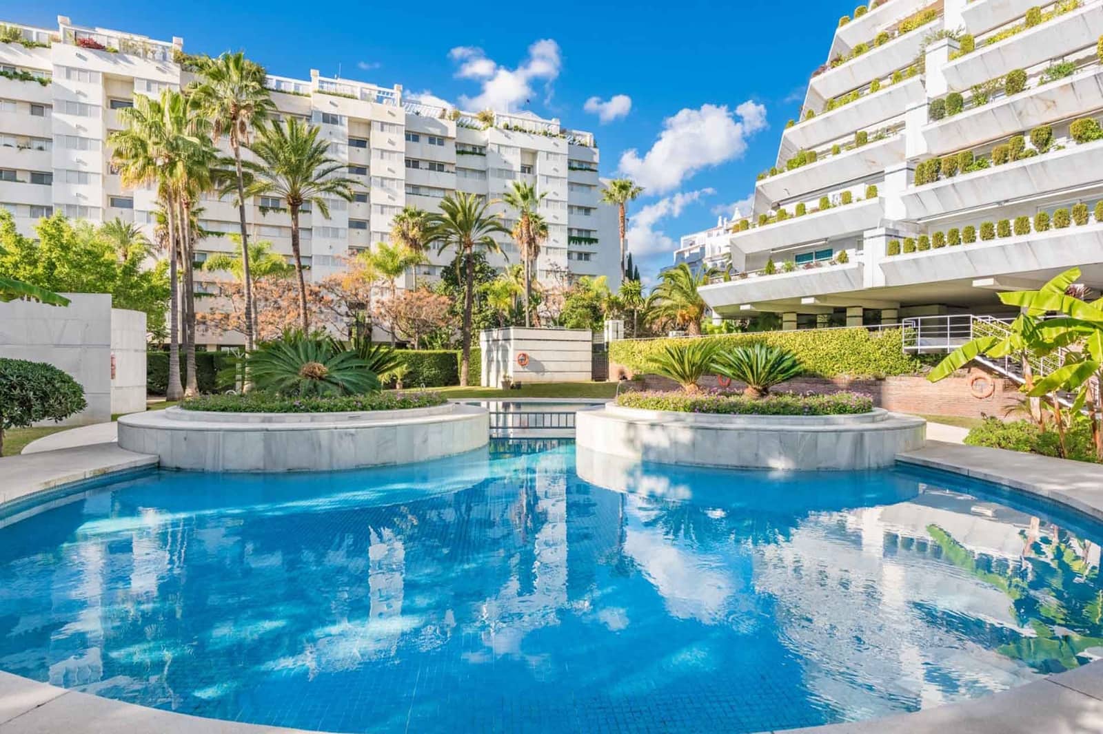 4 soveværelse Lejlighed til salg i Marbella med swimmingpool - € 2.550.000 (Ref: 9081565)