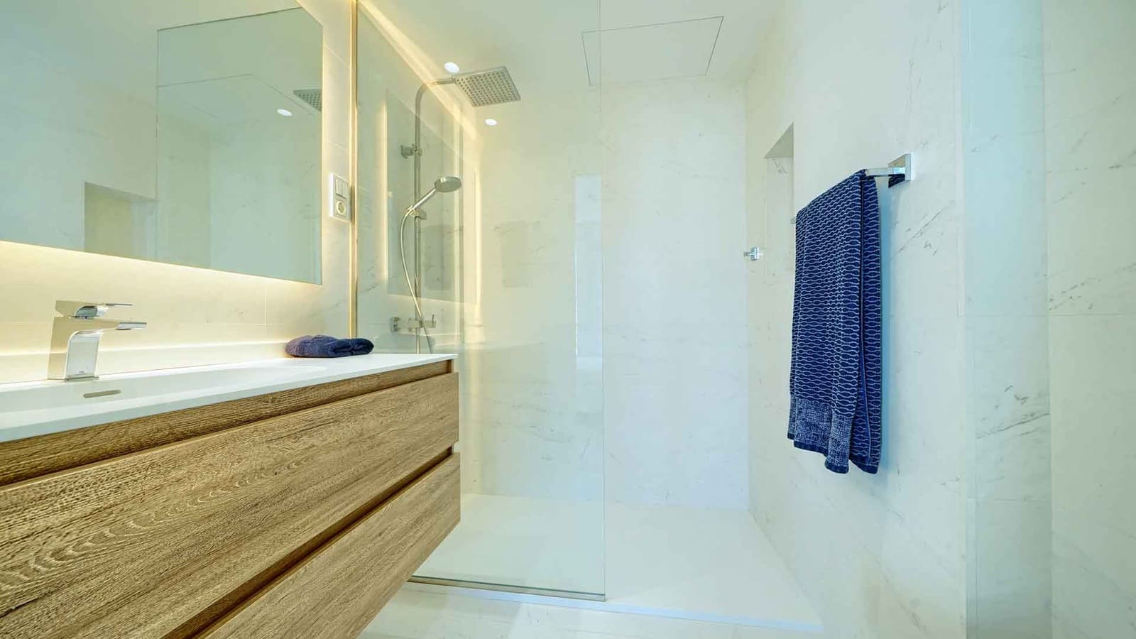 2 slaapkamer Appartement te koop in Marbella met zwembad - € 795.000 (Ref: 9081566)