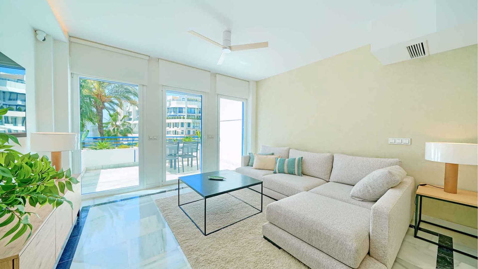 2 slaapkamer Appartement te koop in Marbella met zwembad - € 795.000 (Ref: 9081566)