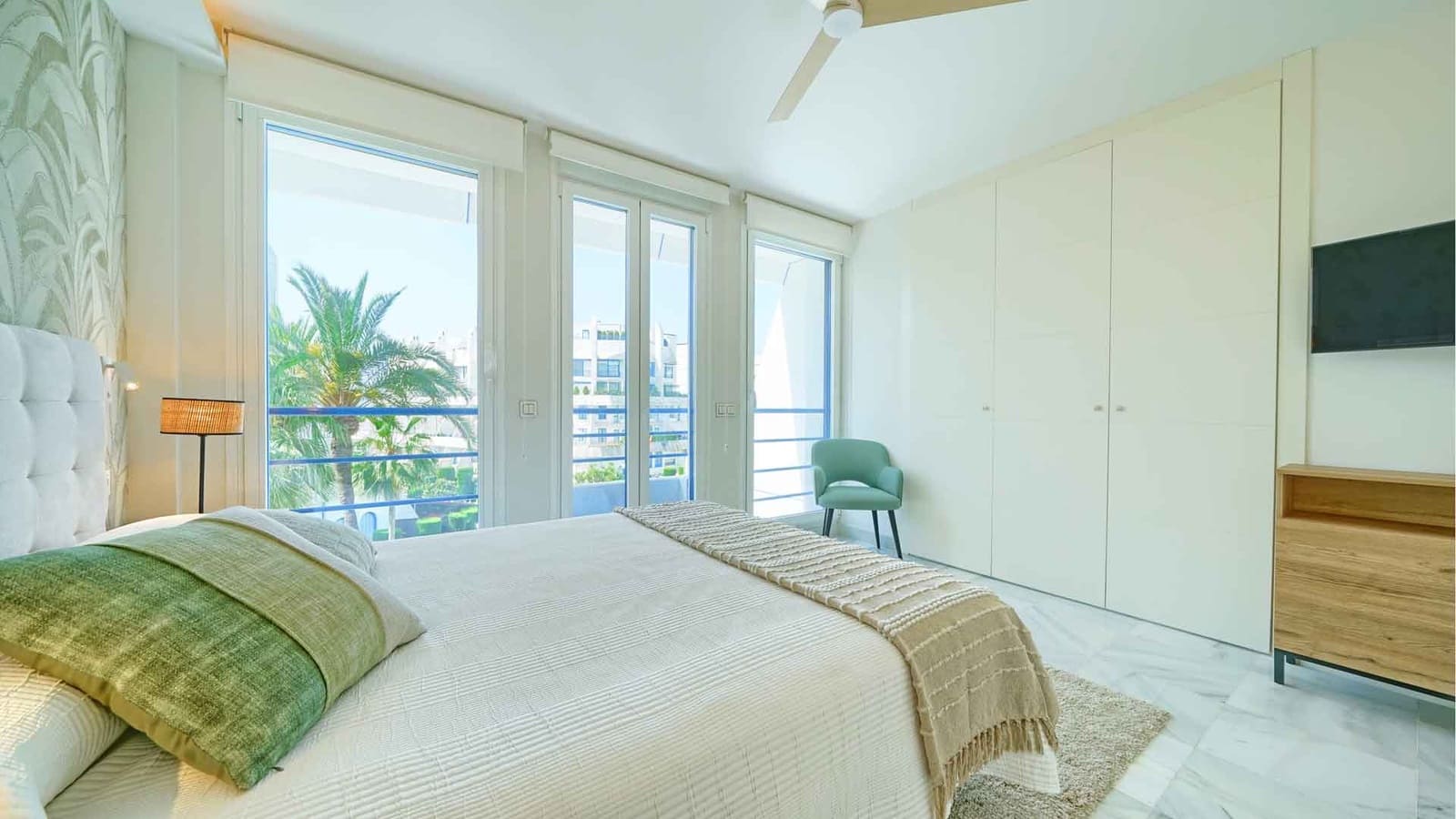 2 slaapkamer Appartement te koop in Marbella met zwembad - € 795.000 (Ref: 9081566)