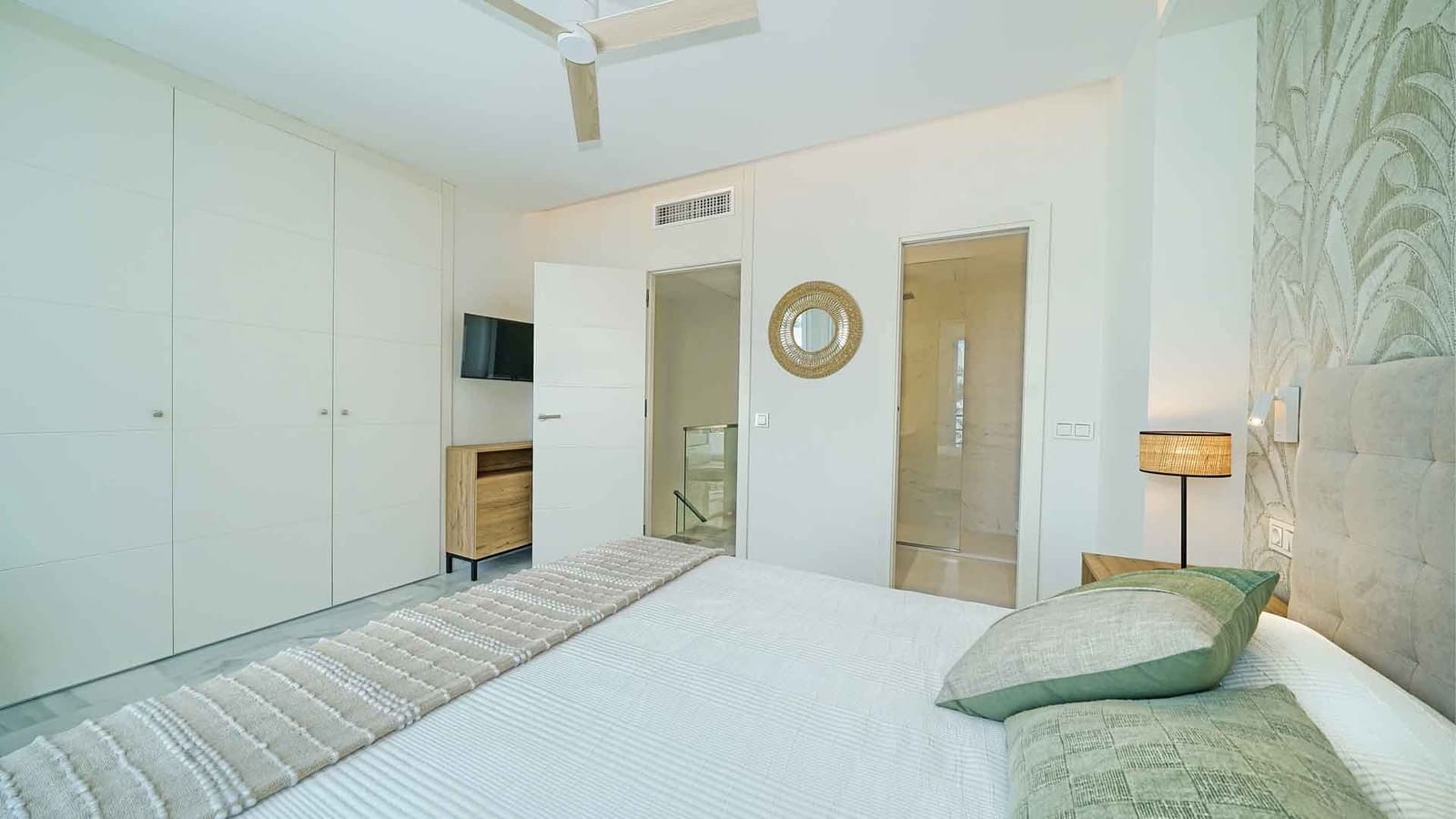 2 slaapkamer Appartement te koop in Marbella met zwembad - € 795.000 (Ref: 9081566)