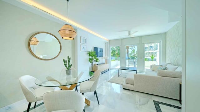 2 slaapkamer Appartement te koop in Playa Bajadilla - Puertos, Marbella met zwembad - € 795.000 (Ref: 9081566)