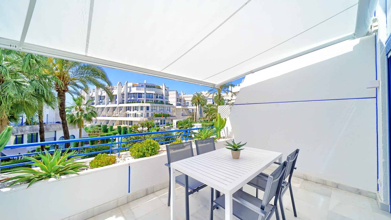 2 slaapkamer Appartement te koop in Marbella met zwembad - € 795.000 (Ref: 9081566)