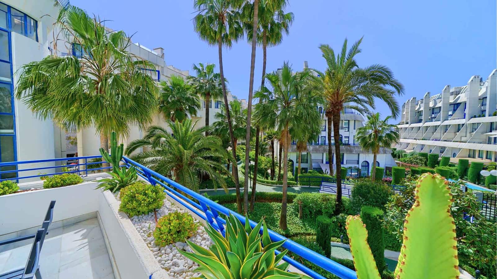 2 slaapkamer Appartement te koop in Marbella met zwembad - € 795.000 (Ref: 9081566)