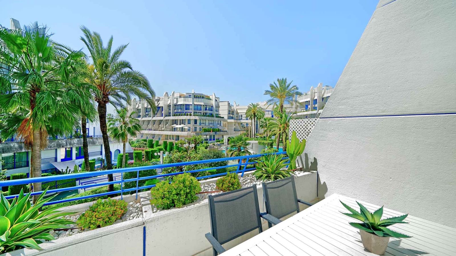 2 slaapkamer Appartement te koop in Marbella met zwembad - € 795.000 (Ref: 9081566)