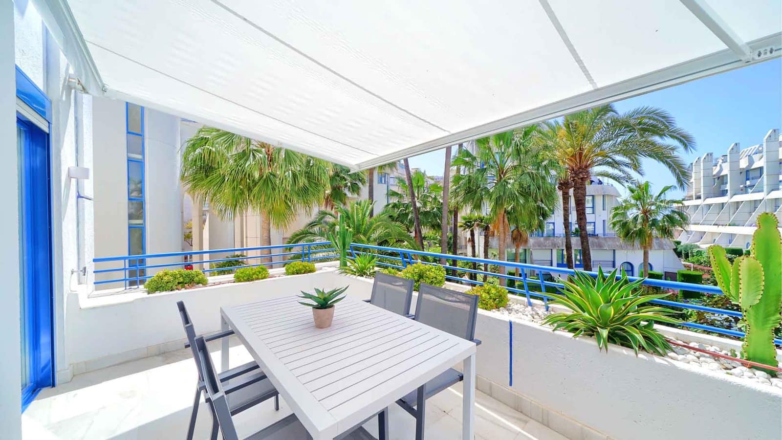 2 slaapkamer Appartement te koop in Marbella met zwembad - € 795.000 (Ref: 9081566)