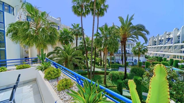2 slaapkamer Appartement te koop in Playa Bajadilla - Puertos, Marbella met zwembad - € 795.000 (Ref: 9081566)