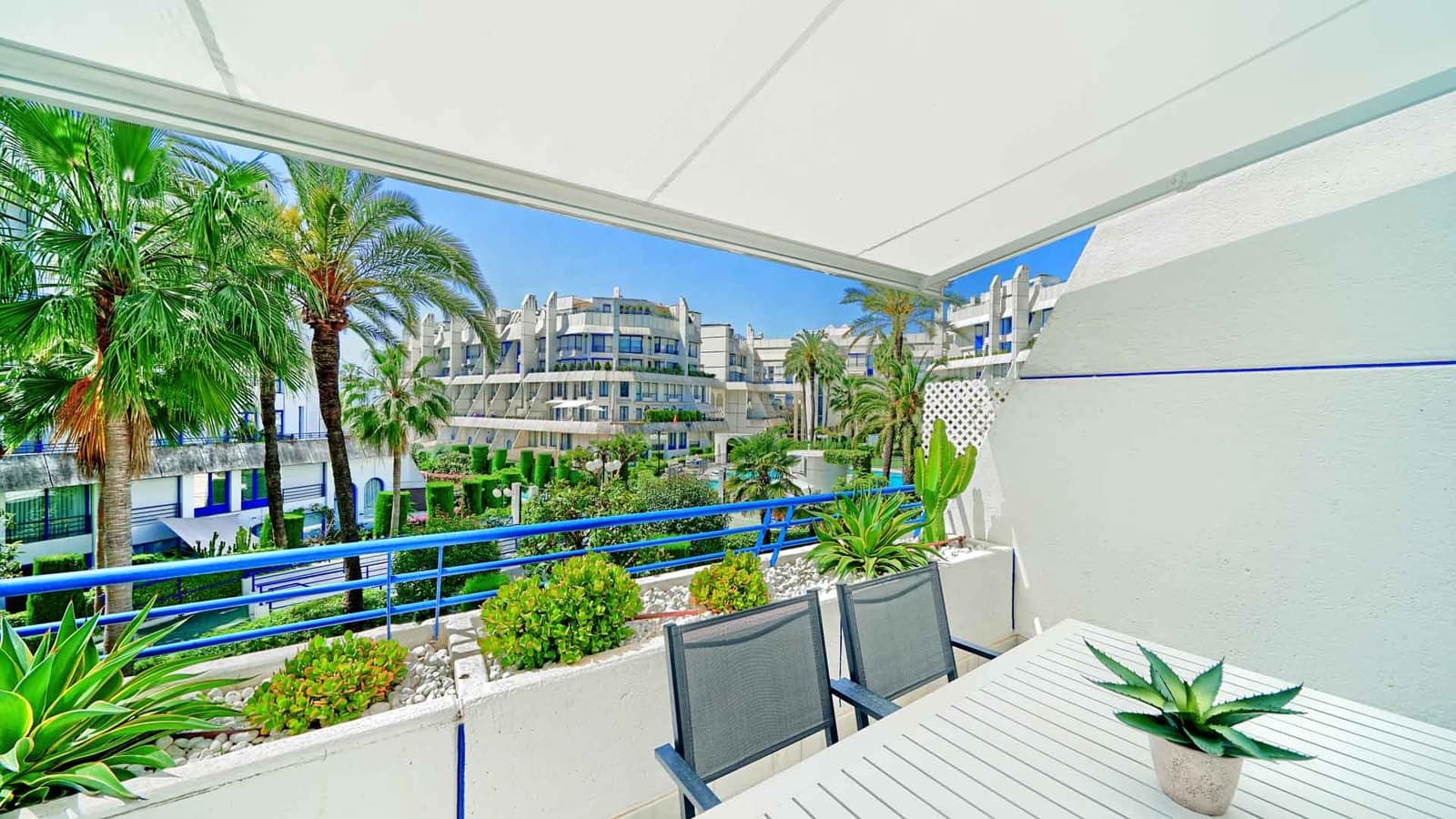 2 slaapkamer Appartement te koop in Marbella met zwembad - € 795.000 (Ref: 9081566)