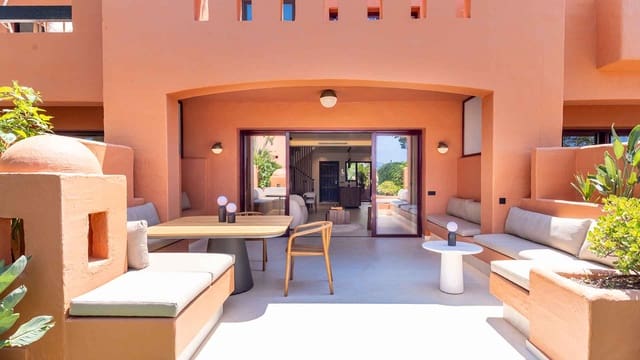 4 sovrum Hus till salu i Lomas De Marbella, Marbella med pool - 1 995 000 € (Ref: 9116236)