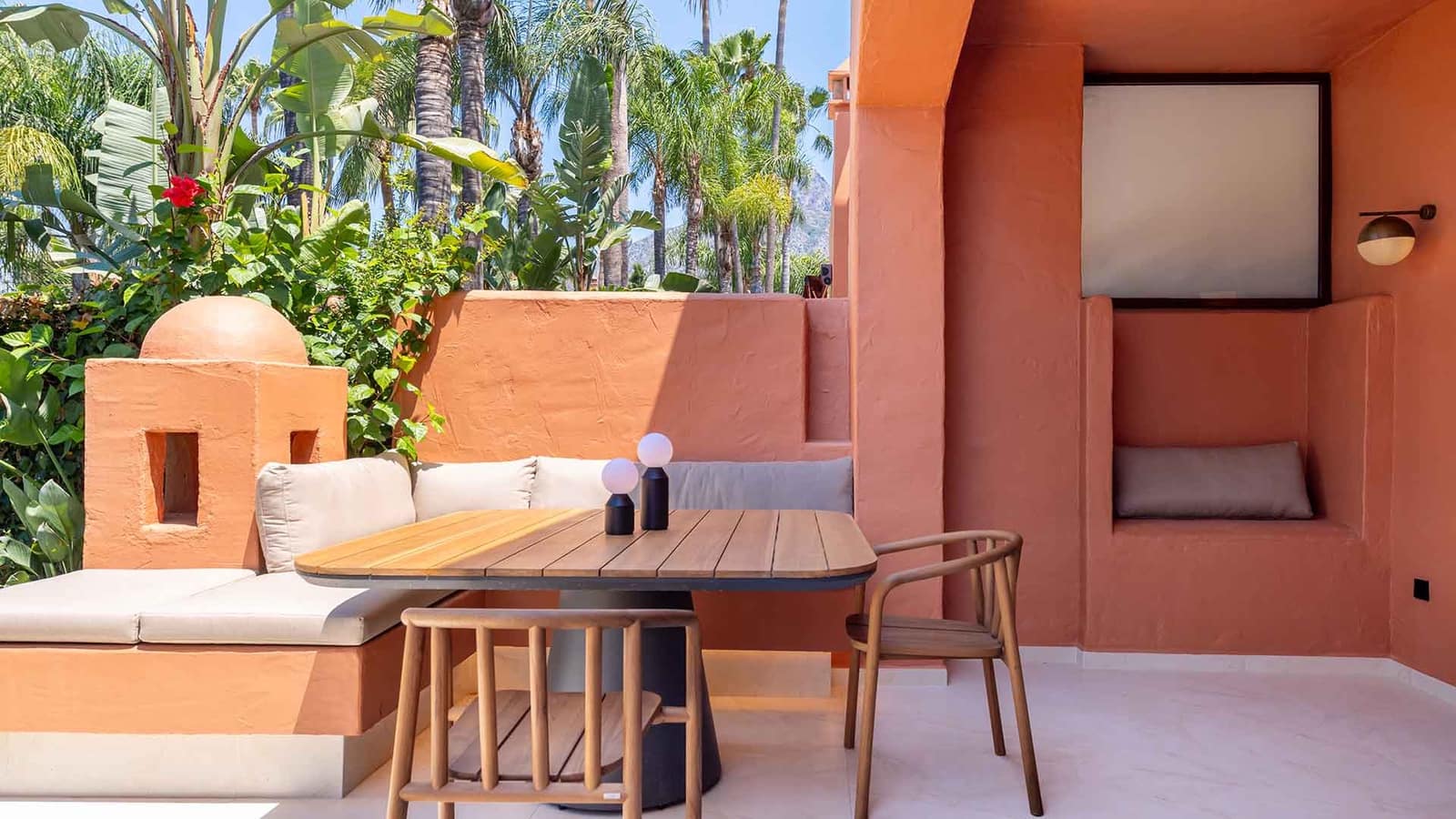 4 soveværelse Byhus til salg i Golden Mile med swimmingpool - € 1.995.000 (Ref: 9116236)