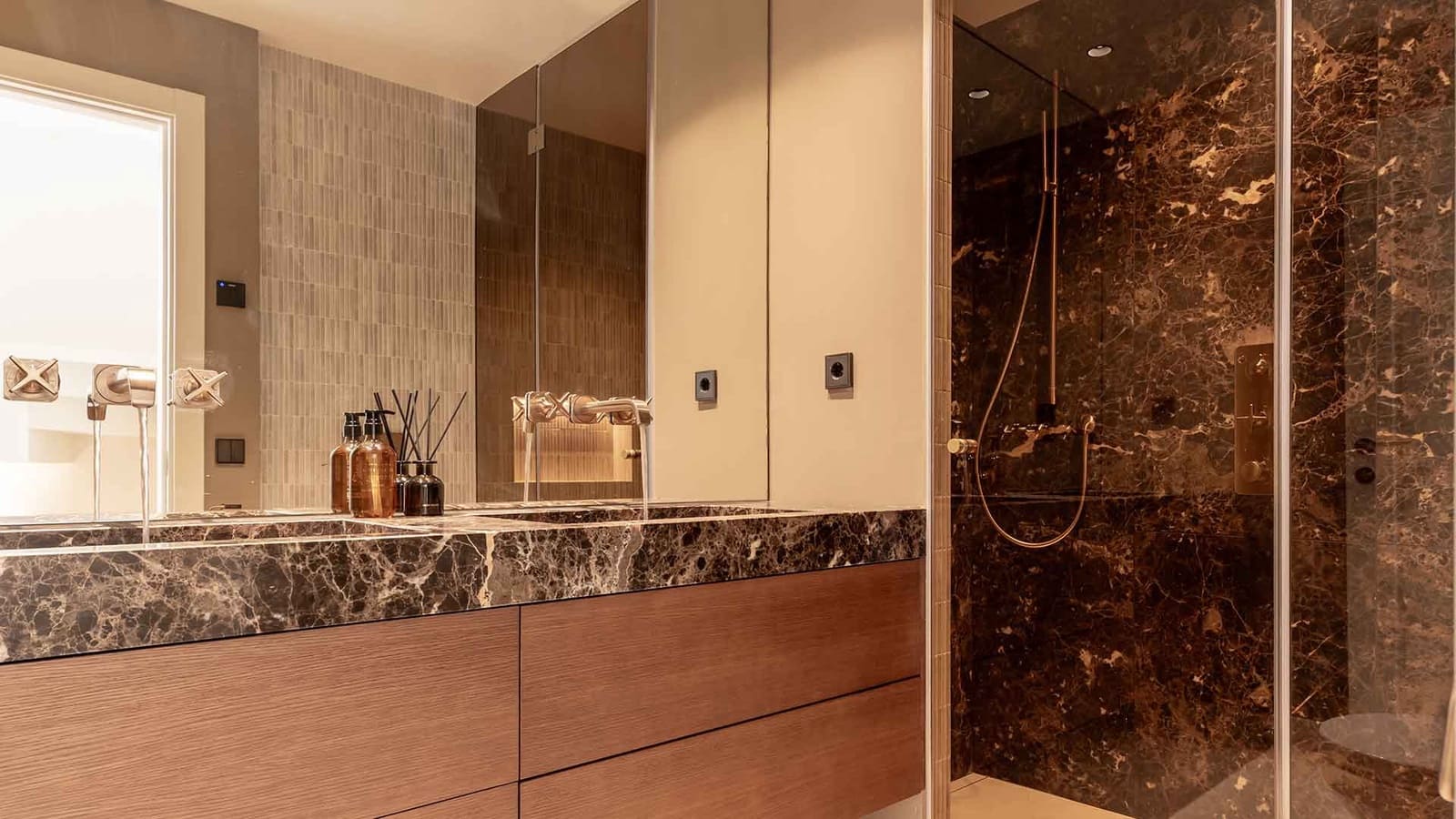 4 soveværelse Byhus til salg i Golden Mile med swimmingpool - € 1.995.000 (Ref: 9116236)