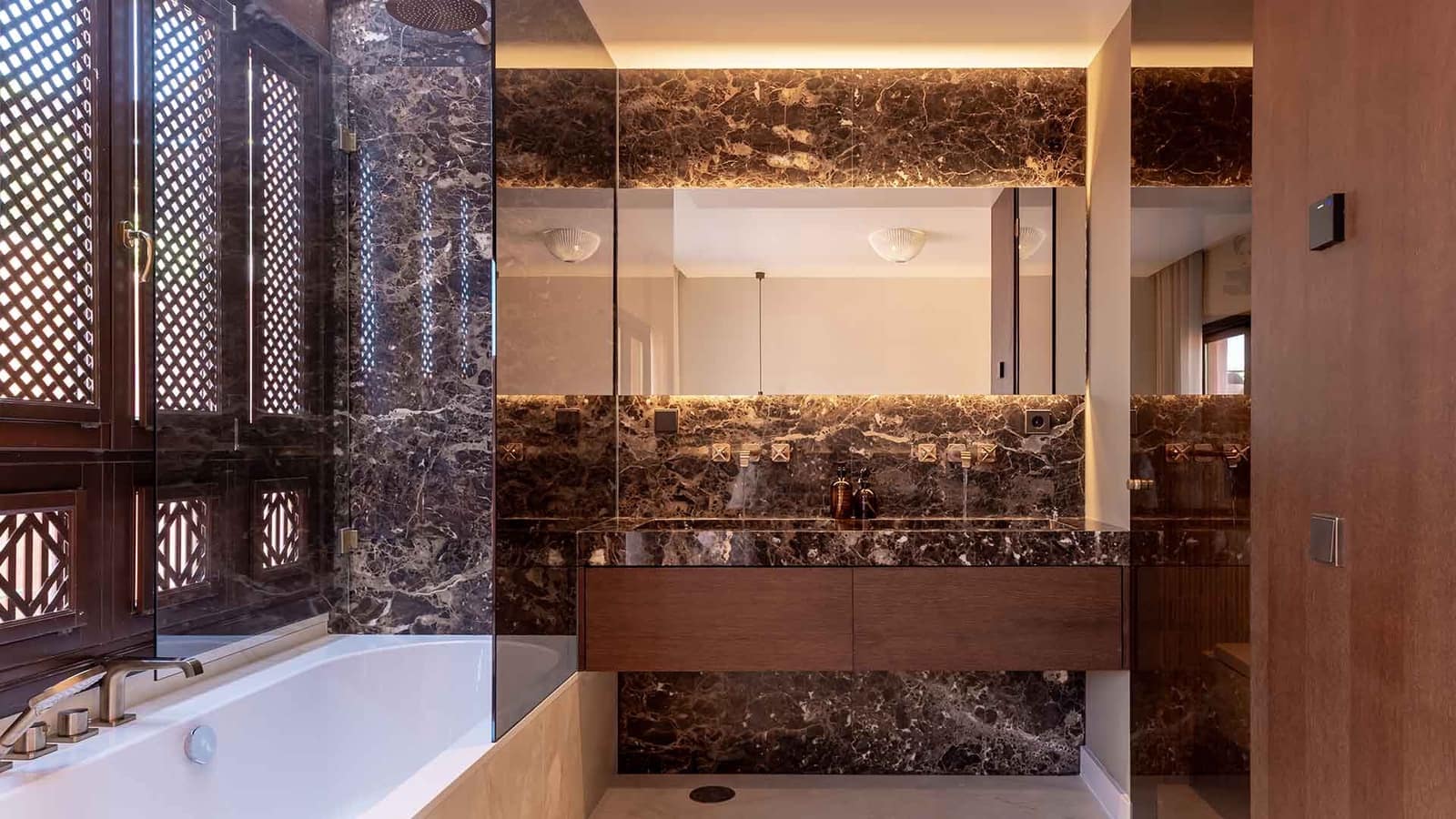 4 soveværelse Byhus til salg i Golden Mile med swimmingpool - € 1.995.000 (Ref: 9116236)