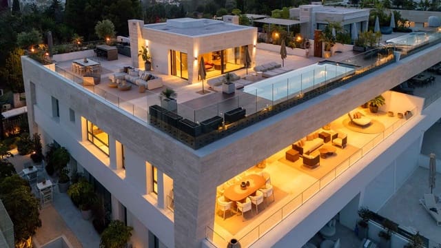 4 soveværelse Penthouse til salg i Lomas De Marbella, Marbella med swimmingpool - € 11.900.000 (Ref: 9118834)