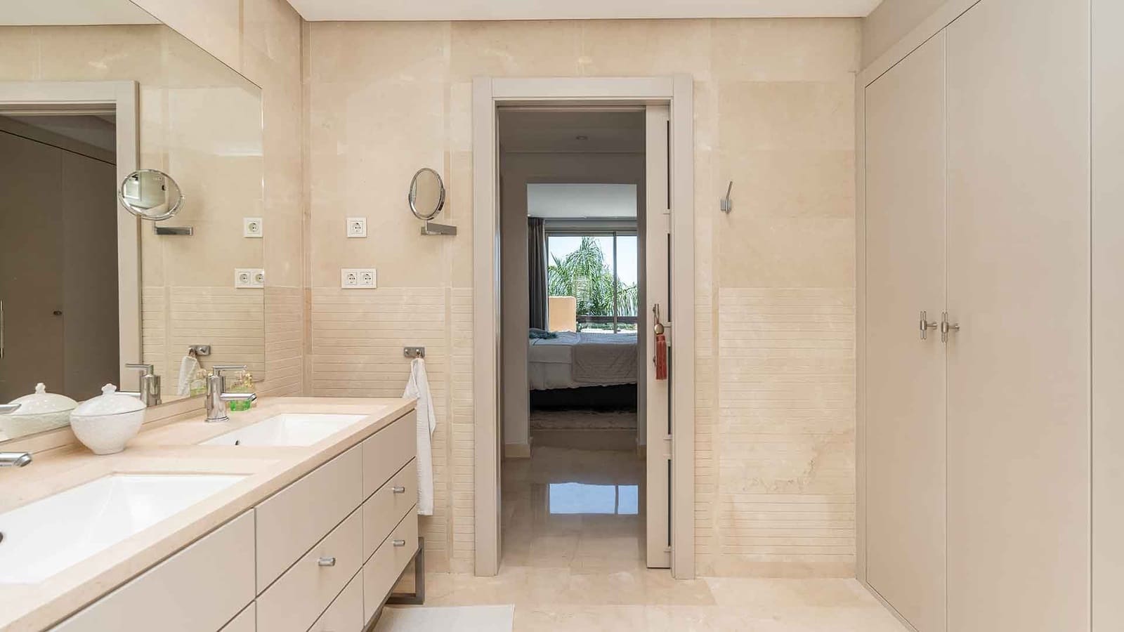 2 soveværelse Penthouse til salg i Golden Mile med swimmingpool - € 2.095.000 (Ref: 9129824)