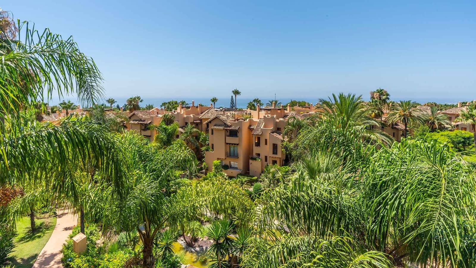 2 soveværelse Penthouse til salg i Golden Mile med swimmingpool - € 2.095.000 (Ref: 9129824)