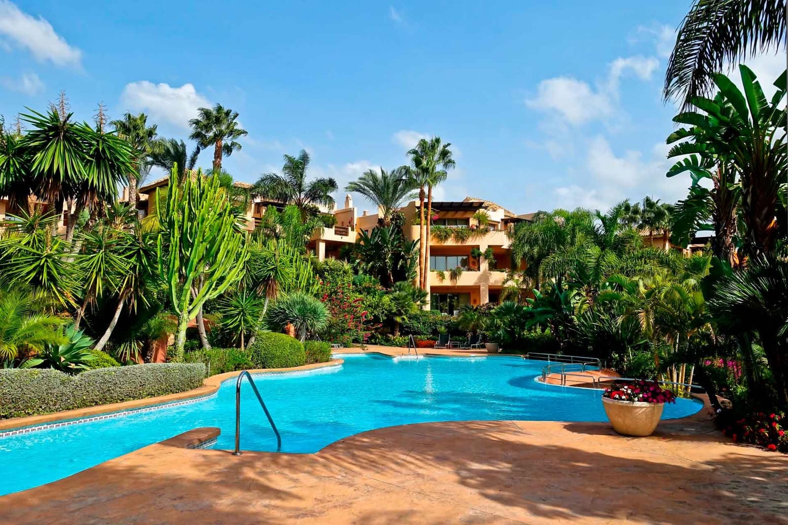 2 soveværelse Penthouse til salg i Golden Mile med swimmingpool - € 2.095.000 (Ref: 9129824)