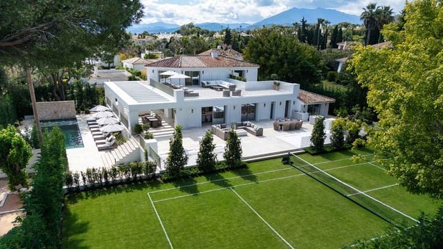 6 soveværelse Villa til salg i Lomas De Marbella, Marbella med swimmingpool - € 8.950.000 (Ref: 9129825)