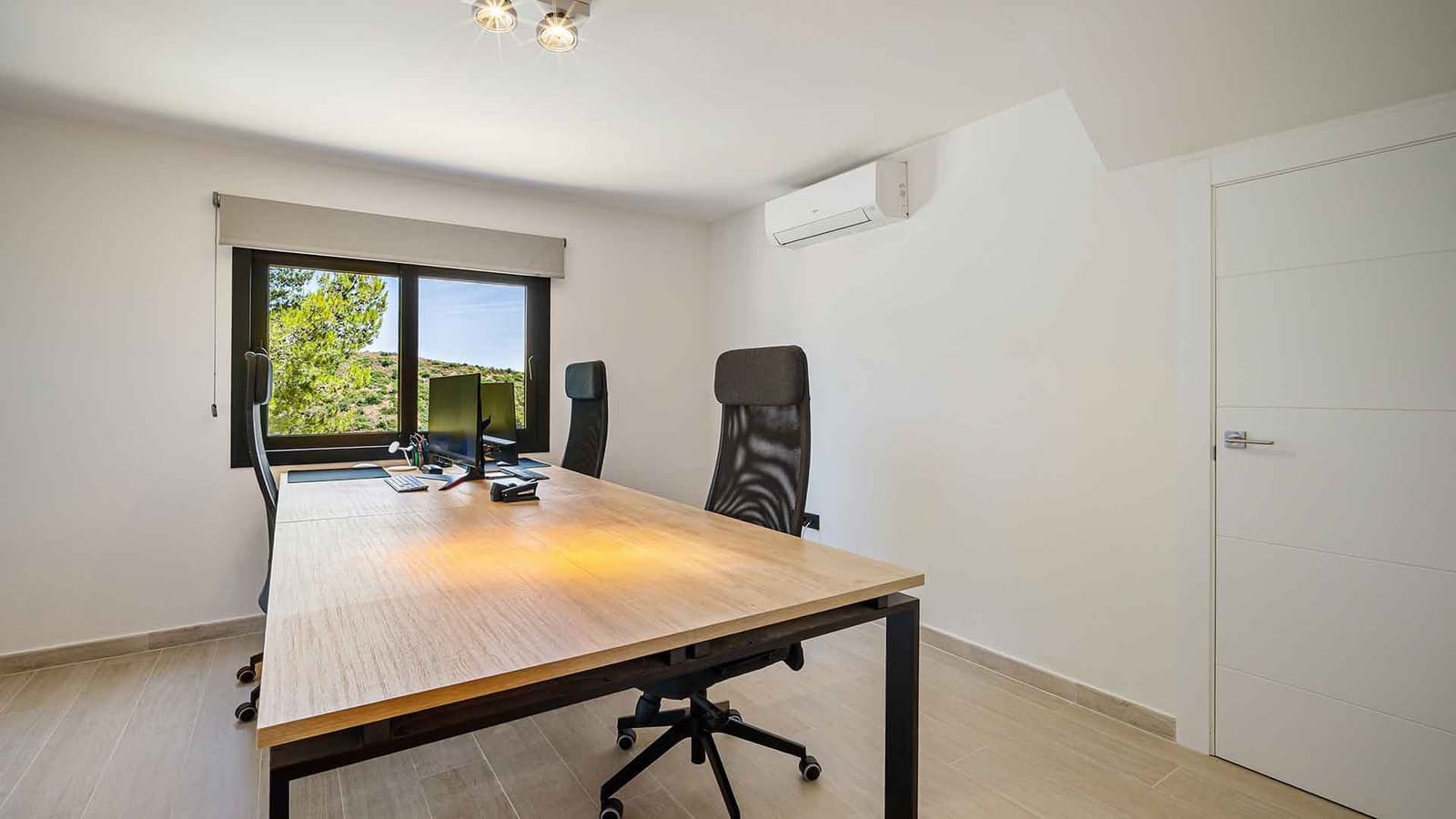 5 makuuhuone Huvila myytävänä paikassa Nueva Andalucia mukana uima-altaan - 4 950 000 € (Ref: 9143007)