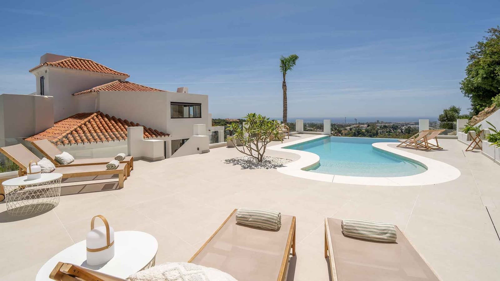 5 makuuhuone Huvila myytävänä paikassa Nueva Andalucia mukana uima-altaan - 4 950 000 € (Ref: 9143007)