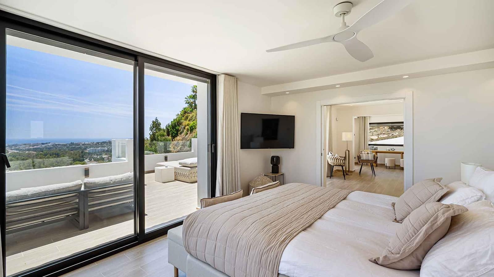 5 makuuhuone Huvila myytävänä paikassa Nueva Andalucia mukana uima-altaan - 4 950 000 € (Ref: 9143007)