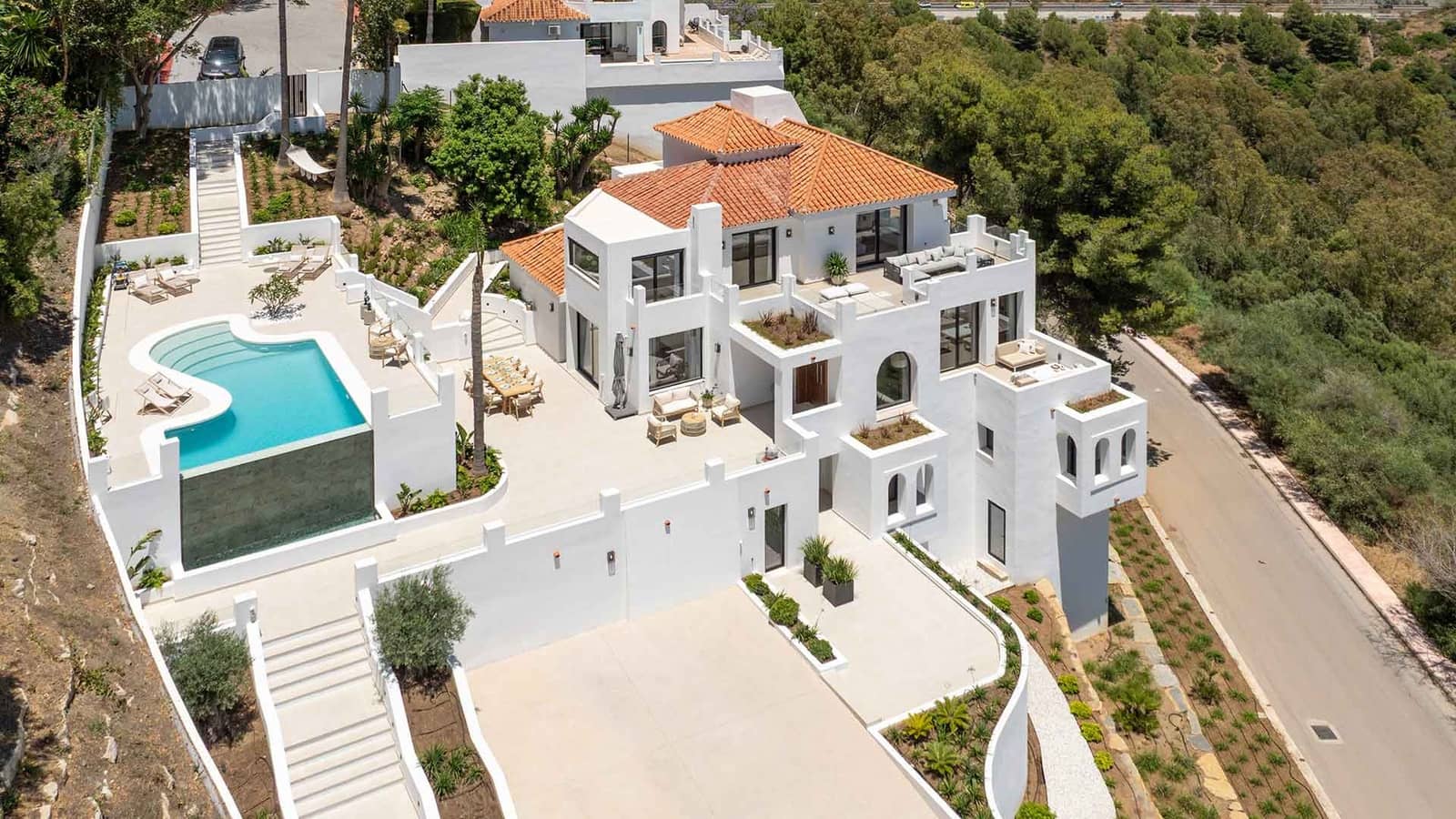 5 makuuhuone Huvila myytävänä paikassa Nueva Andalucia mukana uima-altaan - 4 950 000 € (Ref: 9143007)