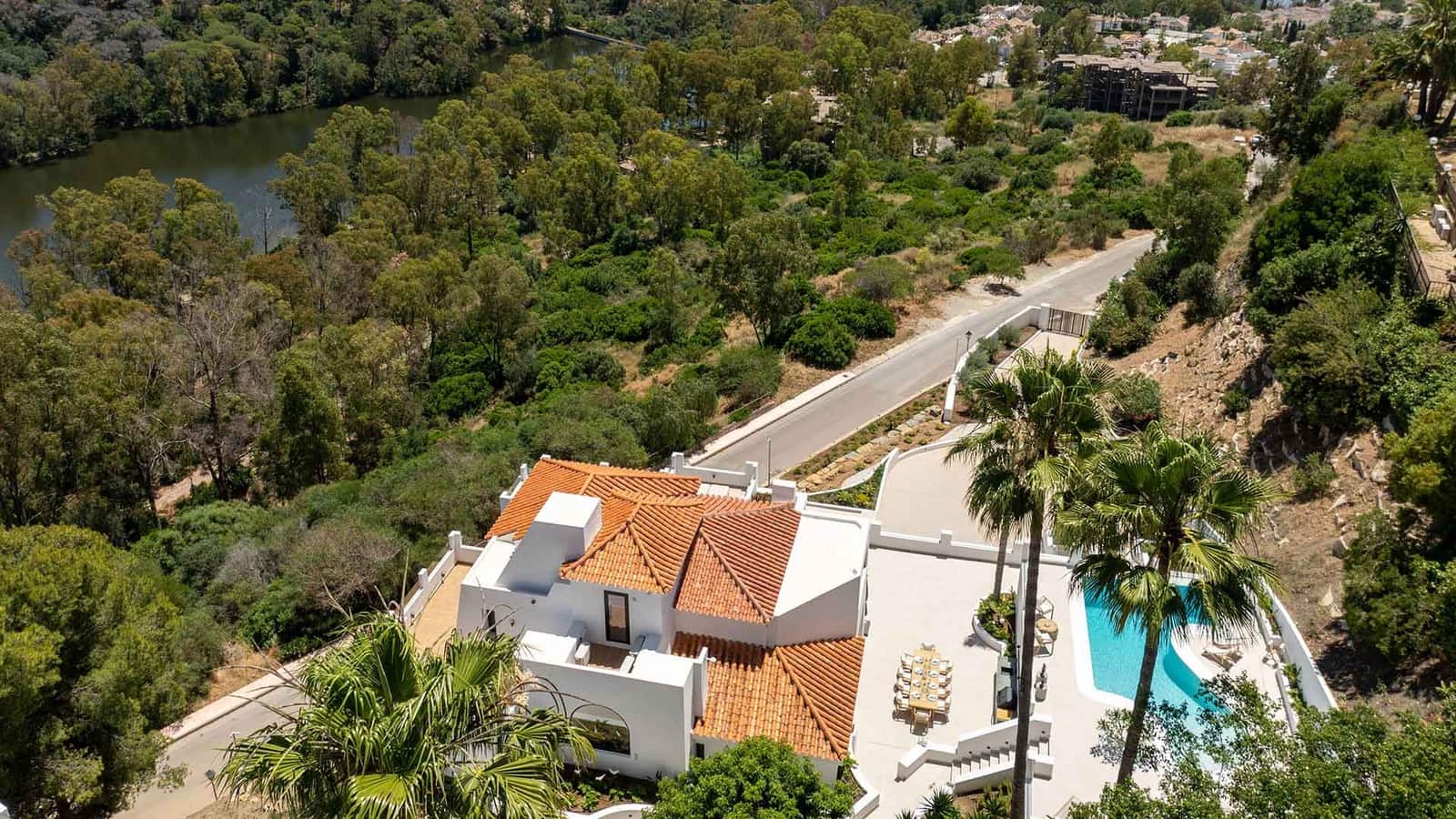 5 makuuhuone Huvila myytävänä paikassa Nueva Andalucia mukana uima-altaan - 4 950 000 € (Ref: 9143007)