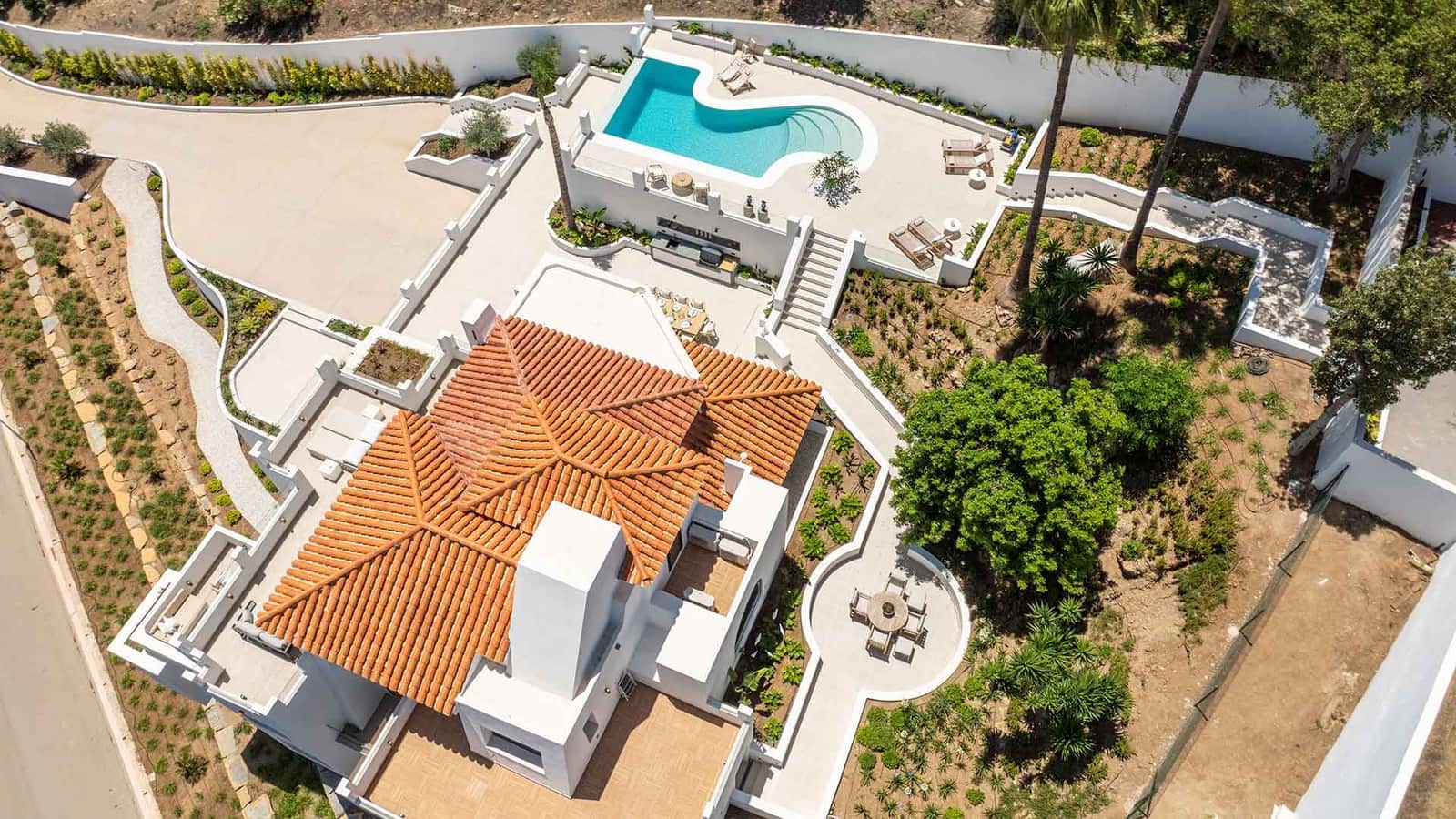 5 makuuhuone Huvila myytävänä paikassa Nueva Andalucia mukana uima-altaan - 4 950 000 € (Ref: 9143007)