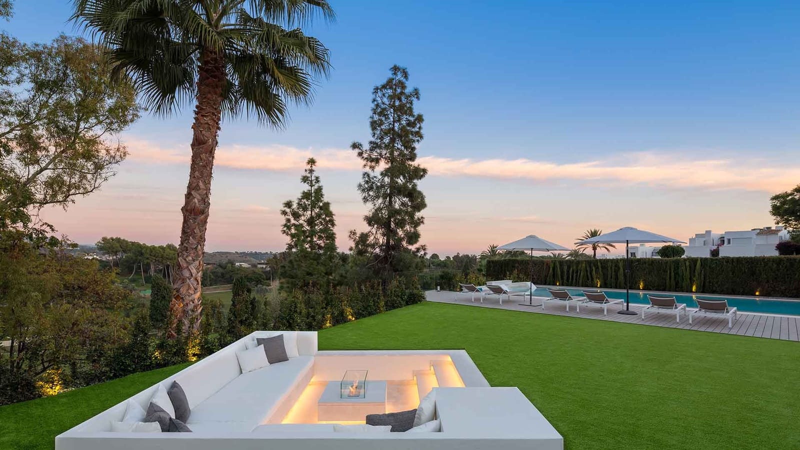 5 soverom Villa til salgs i Aloha Golf med svømmebasseng - € 4 975 000 (Ref: 9143008)