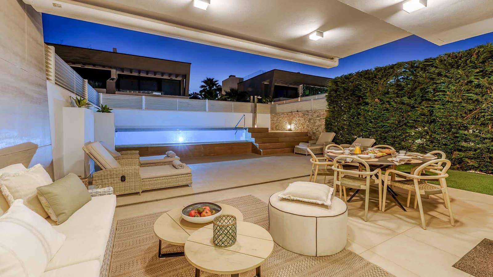 5 sypialnia Dom blizniak na sprzedaż w Puerto Banus z basenem - 2 675 000 € (Ref: 9159583)