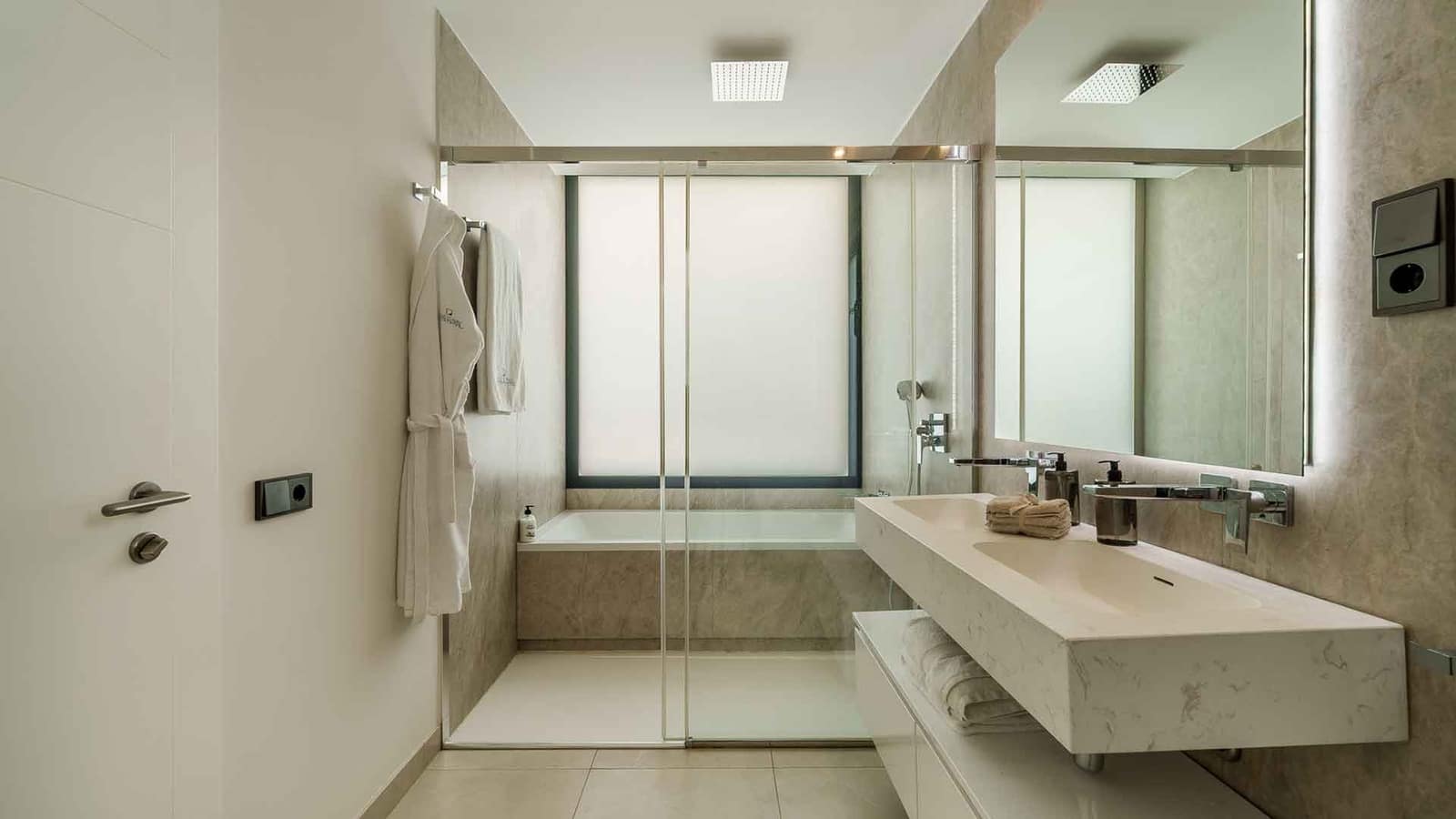 5 sypialnia Dom blizniak na sprzedaż w Puerto Banus z basenem - 2 675 000 € (Ref: 9159583)