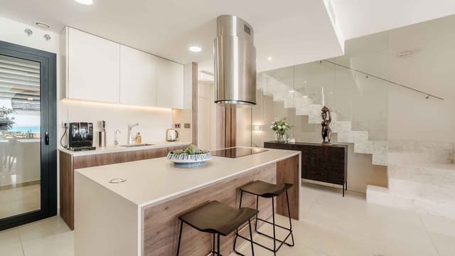 5 chambre Villa/Maison Semi-Mitoyenne à vendre à Puerto Banus, Marbella avec piscine - 2 675 000 € (Ref: 9159583)