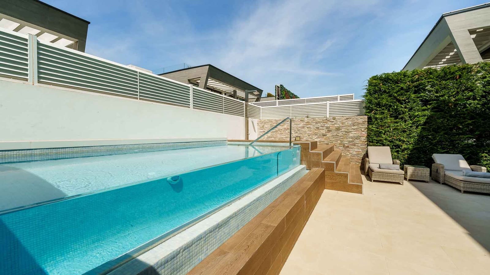 5 sypialnia Dom blizniak na sprzedaż w Puerto Banus z basenem - 2 675 000 € (Ref: 9159583)