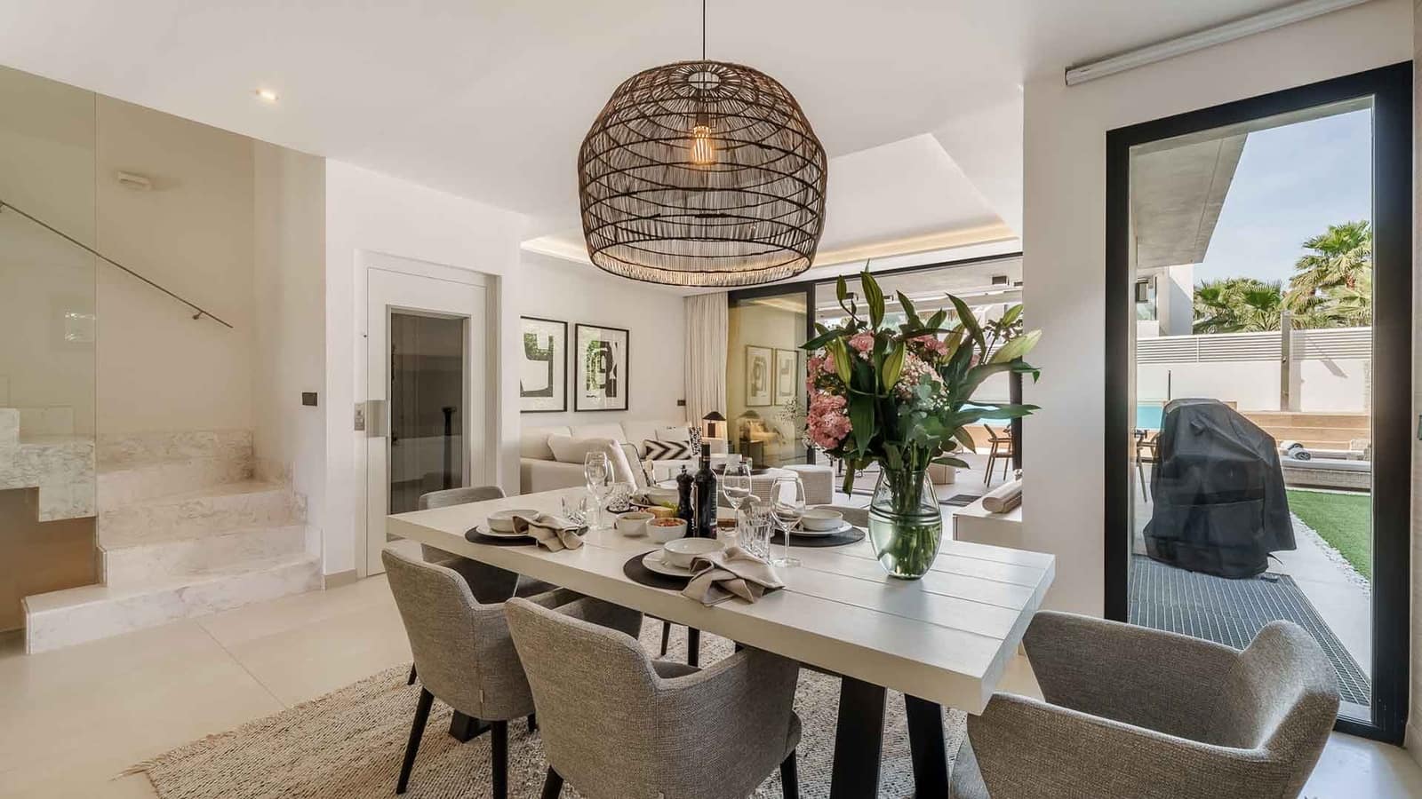 5 sypialnia Dom blizniak na sprzedaż w Puerto Banus z basenem - 2 675 000 € (Ref: 9159583)